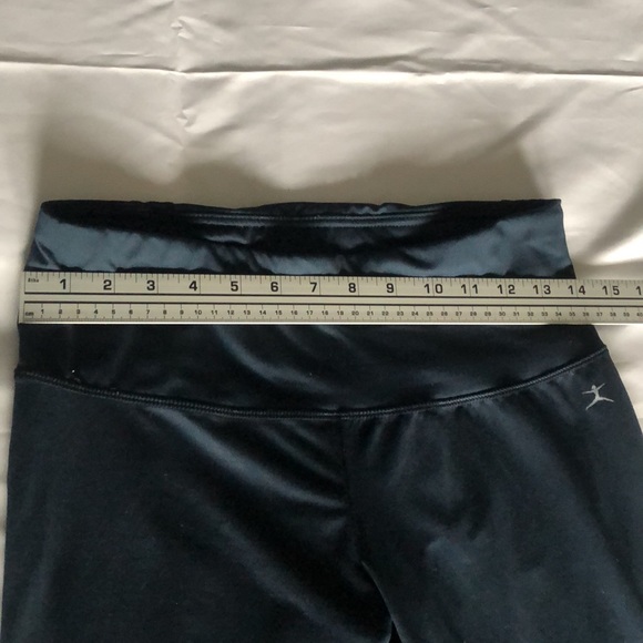 Women’s blue Danskin size medium 8/10 Capri leggings with side mesh - Picture 6 of 10
